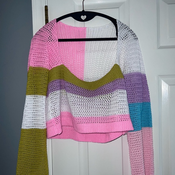 Colorblock Crotchet Crop Top - Picture 2 of 3